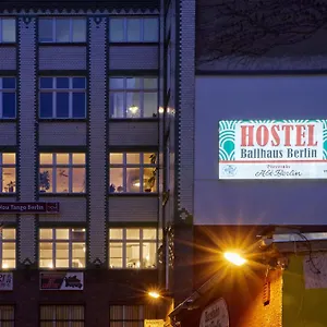  Хостел Ballhaus